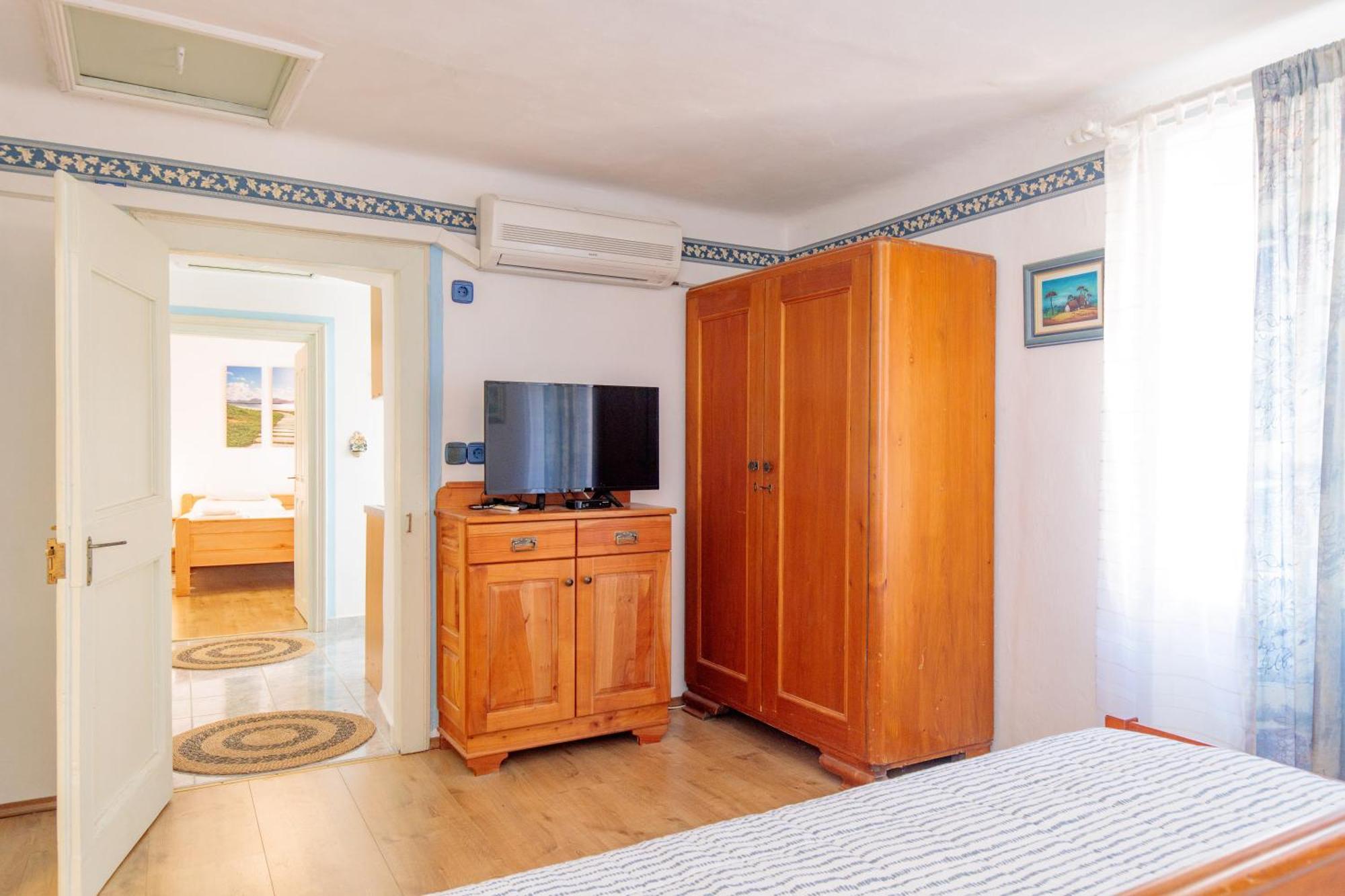 Apartment Villa Marija, Pinezici Кърк Екстериор снимка