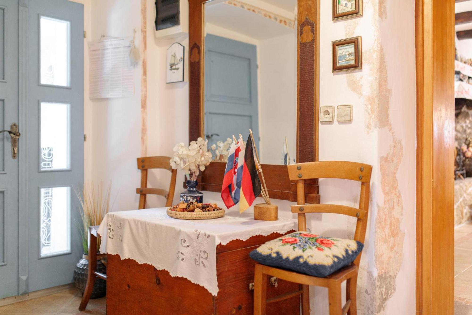 Apartment Villa Marija, Pinezici Кърк Екстериор снимка